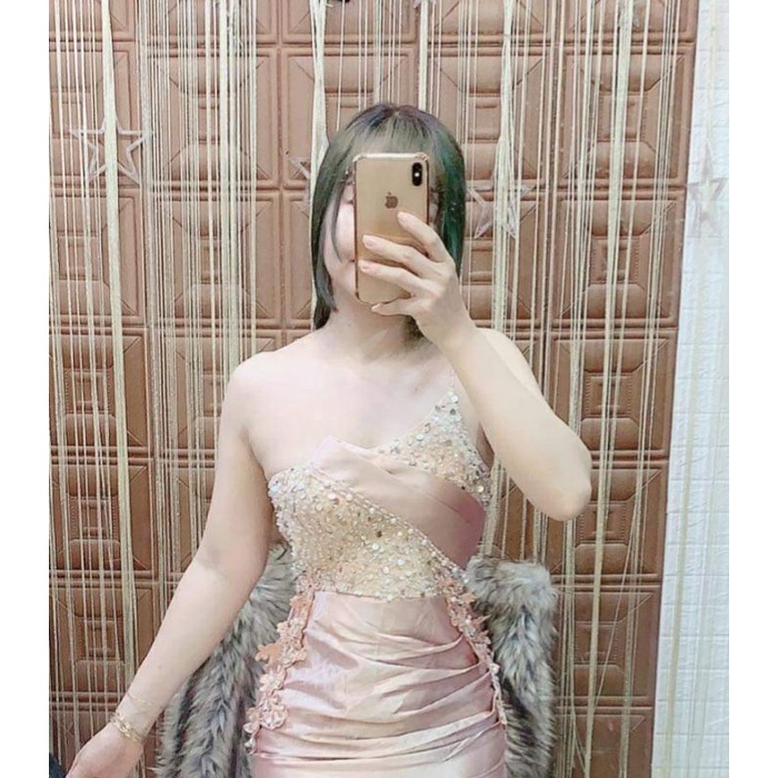 Đầm body sẻ tà đính đá hình thât tư chup