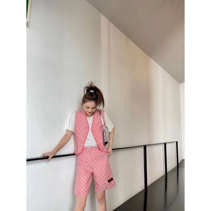 set trang phục nữ áo gile không tay cổ V+quần lửng in họa tiết Gucci GC