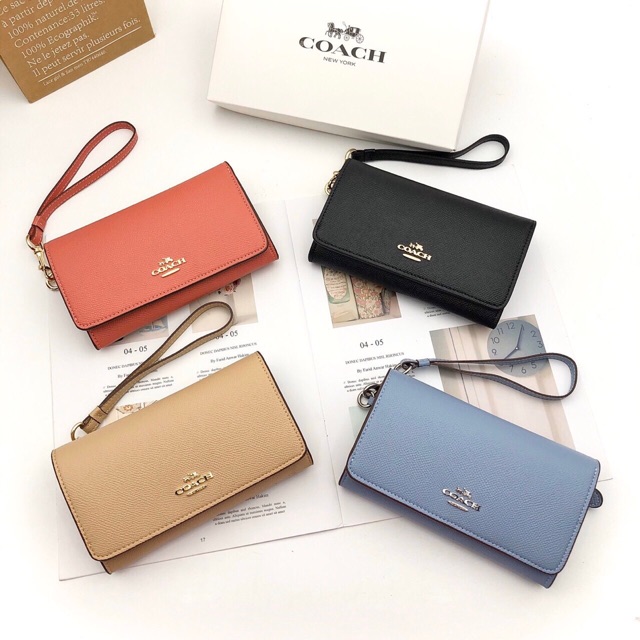 VÍ COACH FLAP PHONE SIZE TRUNG