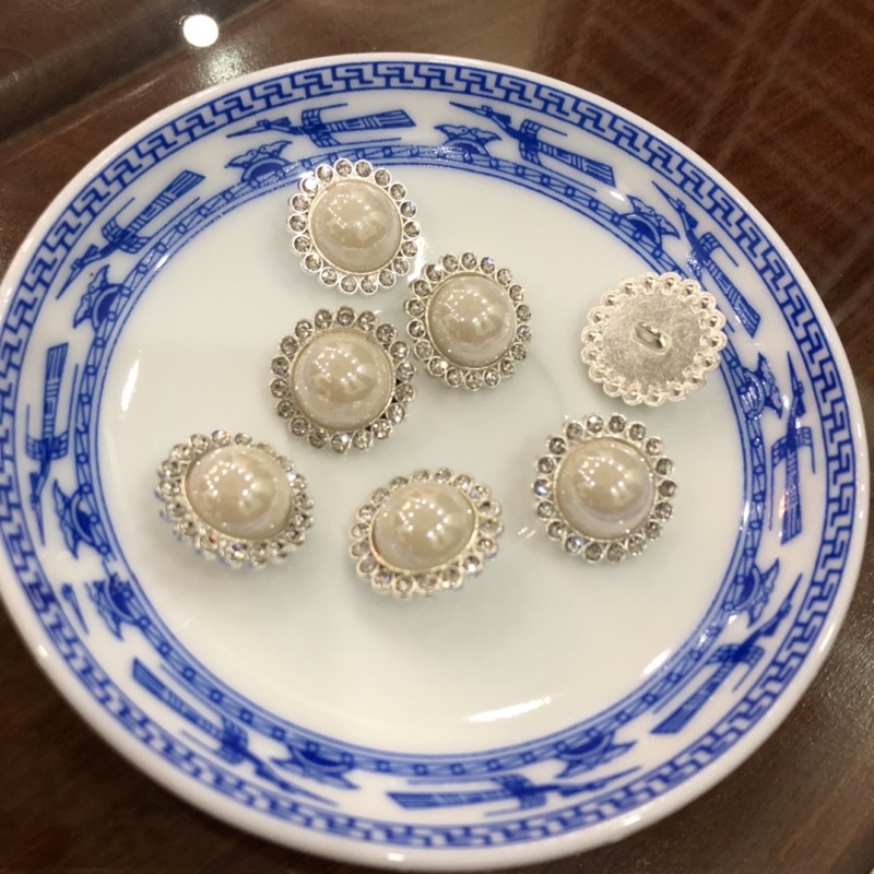 Khuy áo xịn + kim loại + sơ mi + vec váy + cúc + nút + núc + vec