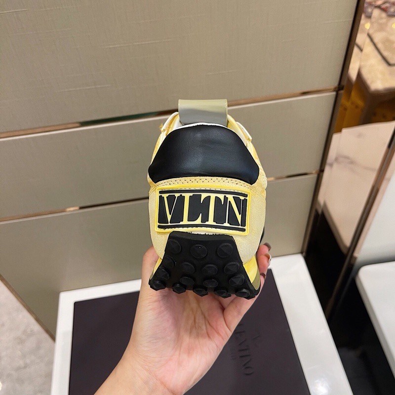 Giày sneaker thời trang nam Valentino = VLTN da thật cao cấp mẫu mới 2021 với thiết kế đầu xuân hè.