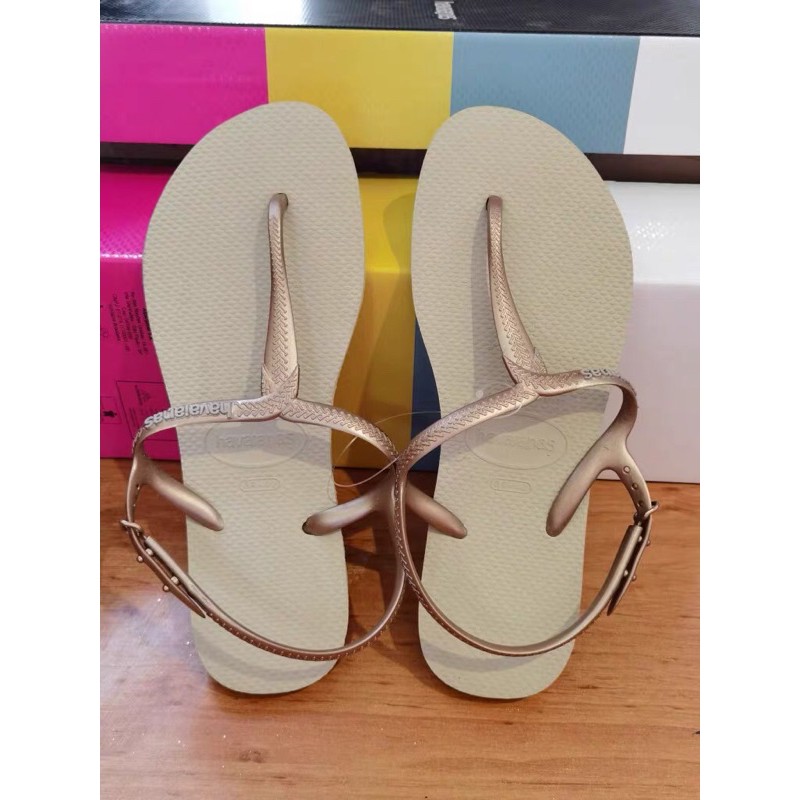 Sandanl havaianas twish gold nhạt phối charm