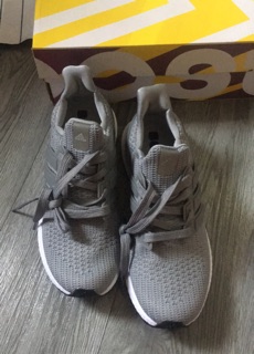 Giày thể thao ultra boost