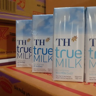 Sữa TH True Milk có đường, ít đường, nguyên chất (4 hộp x 180ml)