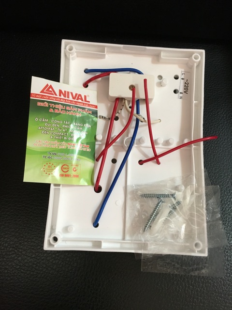 Taplo bảng điện Nival 3 công tắc Attomat 20A B15N