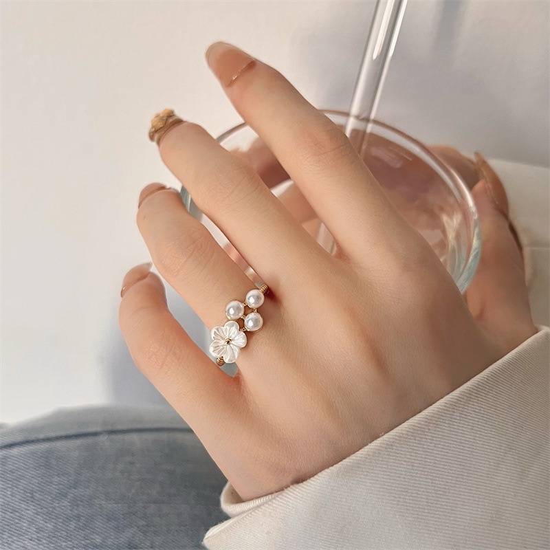 Nhẫn Hình Hoa Đính Ngọc Trai Phong Cách Retro Thời Trang Cho Nữ