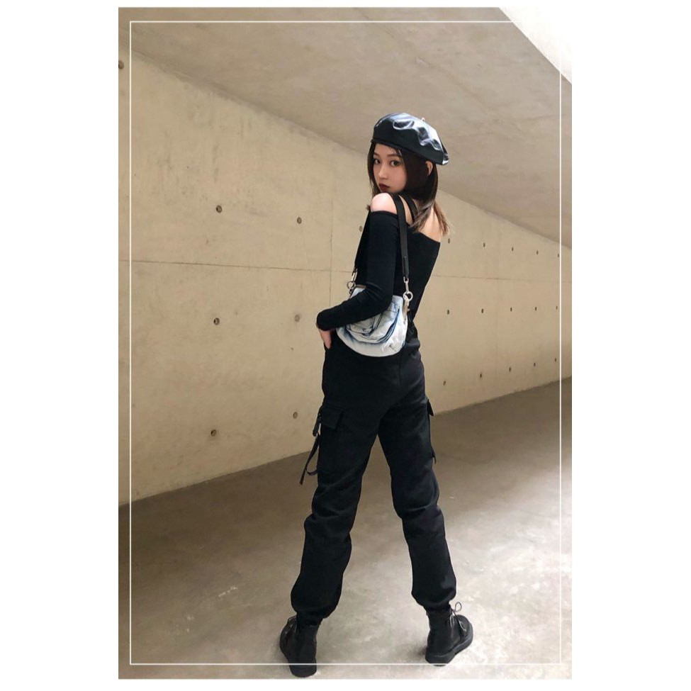 Set đồ đen hot trend Ulzzang - Áo croptop dài tay trễ vai - Quần jogger kaki kèm đai belt cá tính