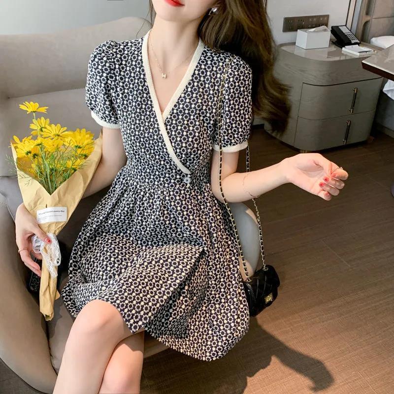 Đầm họa tiết hoa ôm eo phong cách Pháp thời trang mùa hè mới 2021