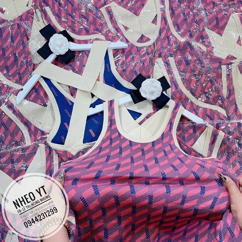 Đầm body len họa tiết phối dây chéo lưng sátn