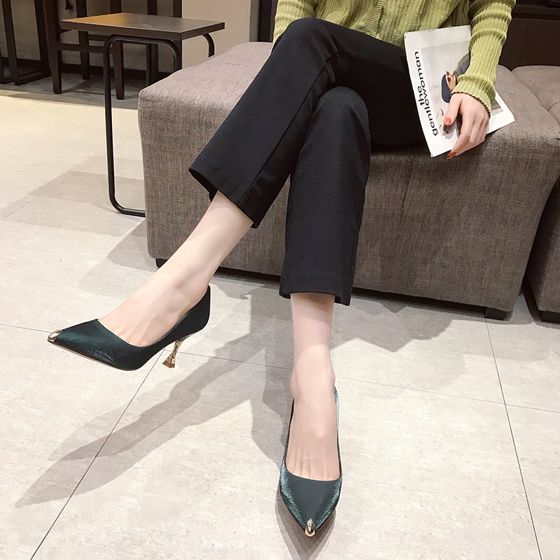 Giày cao gót mũi nhọn thời trang nữ tính