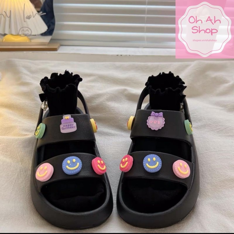 🍓  Dép Đi Học Siêu Nhẹ Chất Liệu EVA Gắn Charm Hình Mặt Cười Dễ Thương