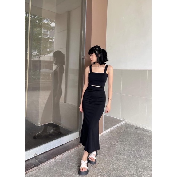 Áo croptop 2 dây có sẵn mút ngực basic phối cùng sơ mi, vest