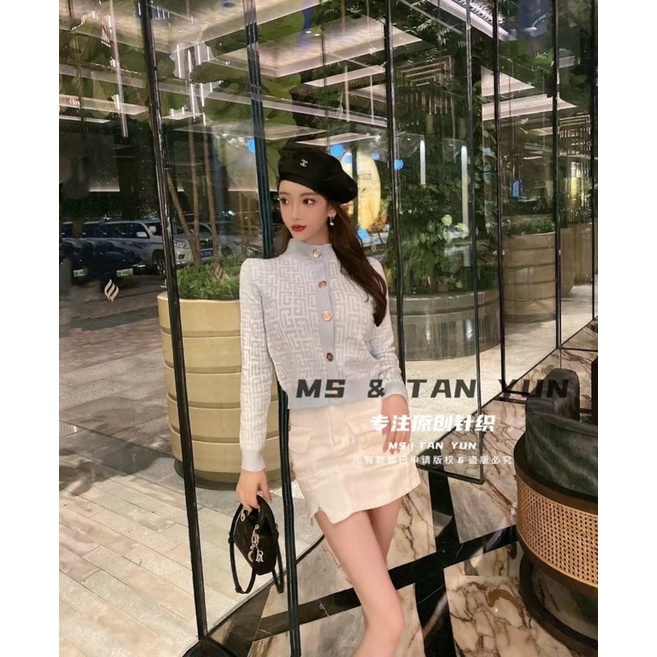 Áo len hoạ tiết Siêu Hot Khuy Sang Chảnh 3 Màu