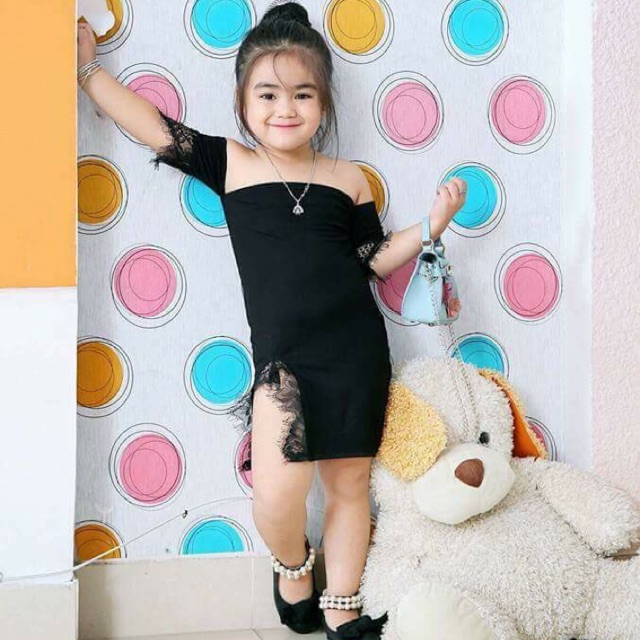 Bộ body xẻ đùi sexy chất vải kim sa cho bé