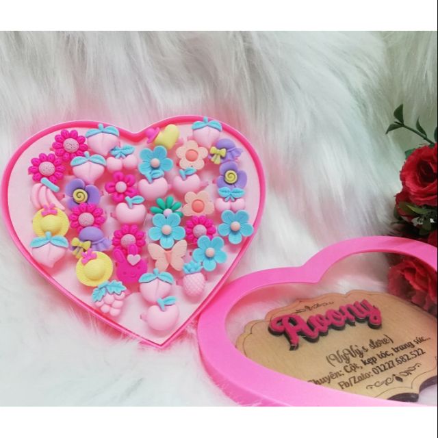 Nhẫn nhựa sắc màu cho bé