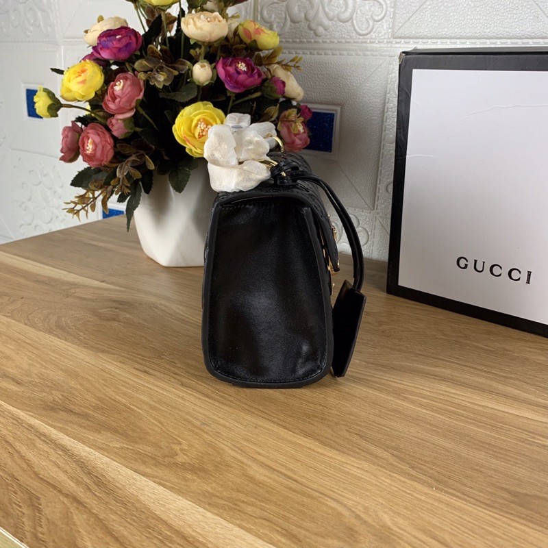 Túi xách Gucci màu đen size 20cm