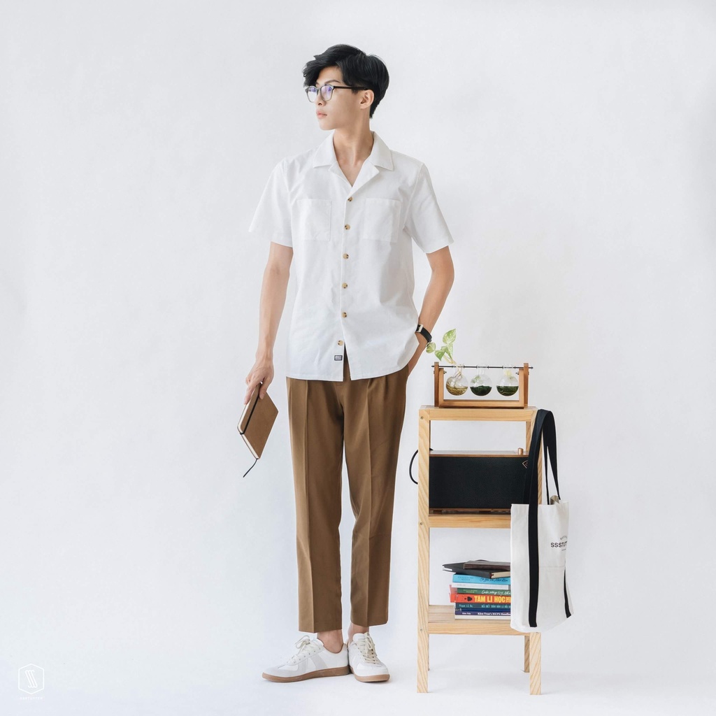 Áo sơ mi Nam ngắn tay có 2 túi ngực SSSTUTTER chi tiết khuy sừng cổ điển gọn gàng 2 màu Cub shirt