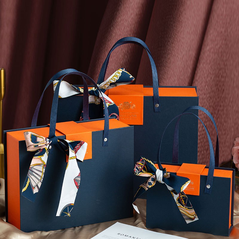 Hộp đựng quà kiểu túi xách thắt nơ thời trang kèm rơm lót bên trong | BigBuy360 - bigbuy360.vn