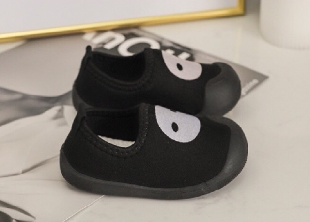 Giày lười thể thao siêu êm cho bé, mặt người tuyết siêu cute