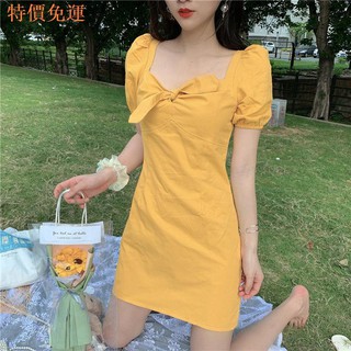 Đầm tay phồng cổ vuông đính nơ phong cách Pháp