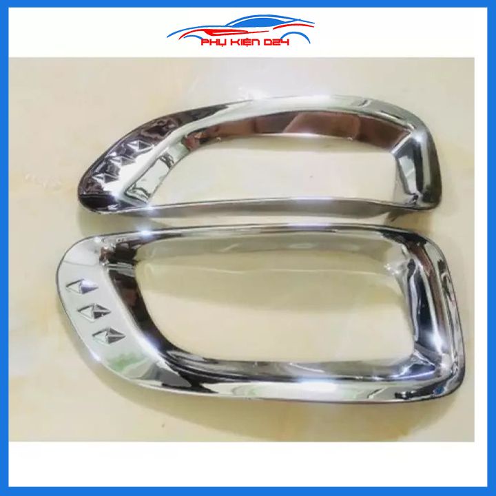 Ốp viền đèn gầm trước mạ crom cho xe Innova 2009-2010-2011-2012
