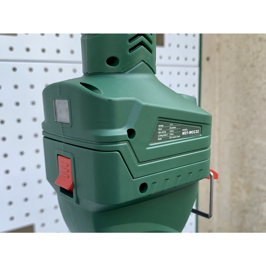 Máy Cắt Cành Dùng Pin Dekton / M21-MCC32 / Chân Pin Phổ Thông Makita·