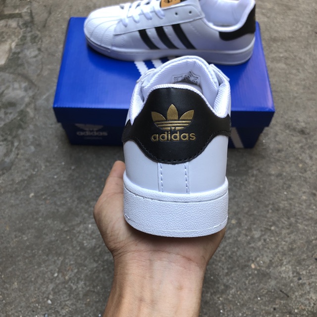 Giày thể thao mũi sò nam nữ.Tặng tất,hộp và dây giầy | BigBuy360 - bigbuy360.vn