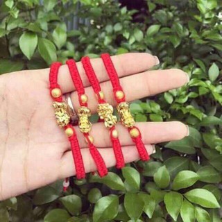Vòng Tay Tỳ Hưu Dây Chỉ Đỏ May Mắn