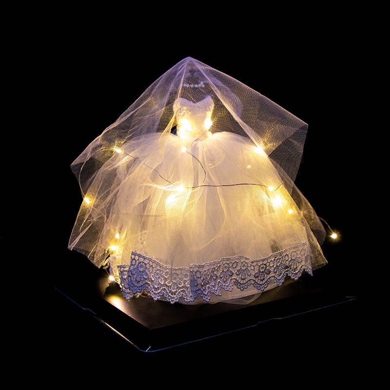 Mô Hình Váy Cứoi Mini