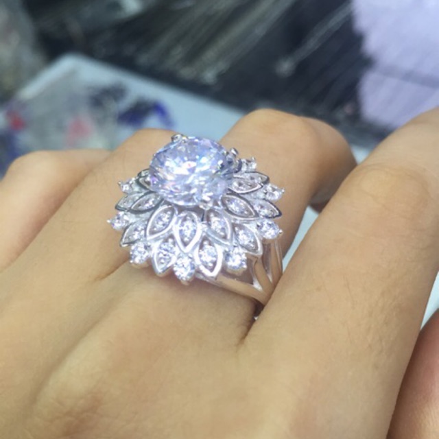 Nhẫn hoa sen đá chủ 10ly nhân tạo sáng, bạc chuẩn