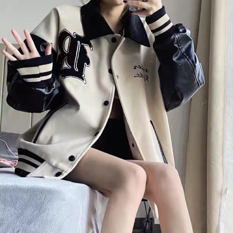 Áo Khoác Bóng Chày Màu Be Chữ Thêu Phối Tay Da Đen Phong Cách Retro Mùa Thu Đông Cho Nam Nữ