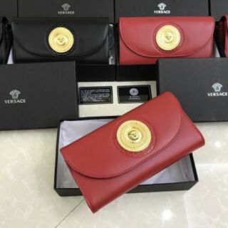 Cluth Versace