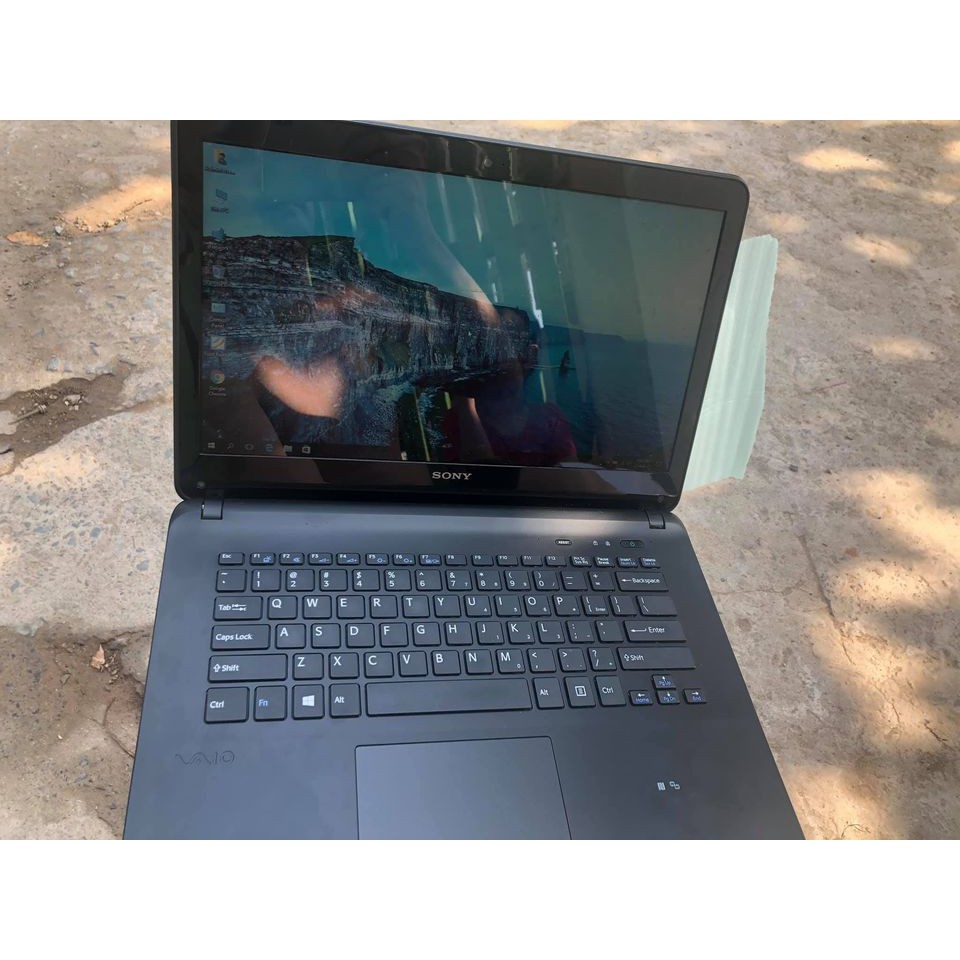 Latop Sony Vaio SVF142C1WW đã qua sử dụng like new 99%( hình thật ) | BigBuy360 - bigbuy360.vn
