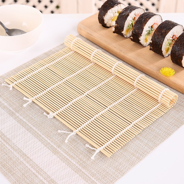 Mành tre cuốn kimbap, sushi gọn gàng và tiện lợi