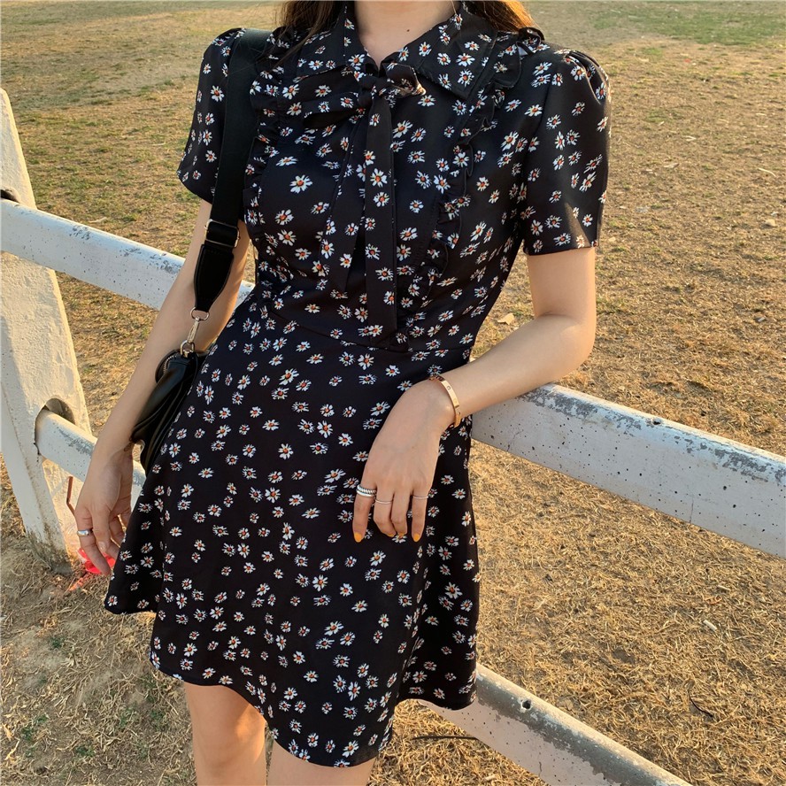 Đầm hoa nhí HyunA