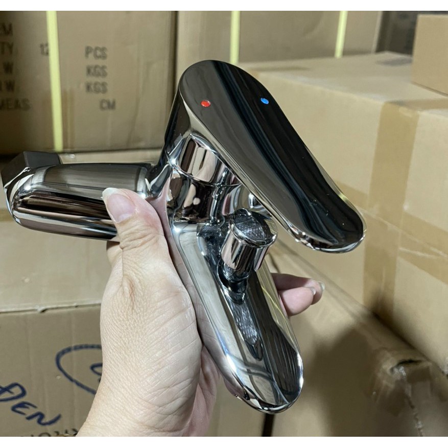 Củ Sen Tắm NÓNG LẠNH XI BÓNG CS8801 chất liệu đồng thau mạ crome củ 2 mắt, lớp xi dày 5 lớp, hàng nước mạnh