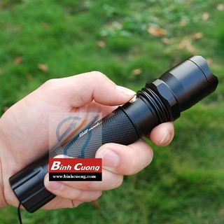 Đèn pin vỏ kim loại siêu sáng siêu bền