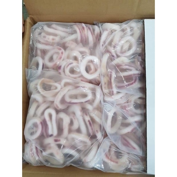 Mực ống cắt khoanh  chiên bột xào mì chiên cơm