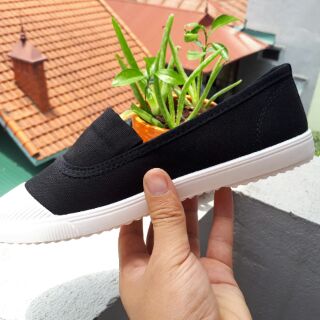 Giày slip on nữ