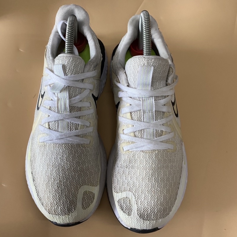 Giày chính hãng đã qua sử dụng