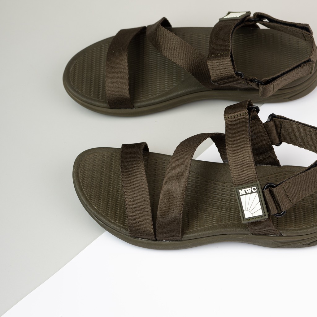 Giày sandal nam quai chéo MWC NASD- 7038