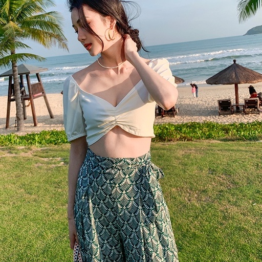 Set Áo Croptop Nhún + Quần Ống Xẻ Họa Tiết Cánh Quạt LSEOUL B1035 Ngọt Ngào Nữ Tính