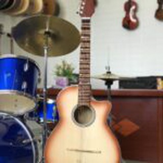 Đàn guitar thùng phím lõm hát vọng cổ