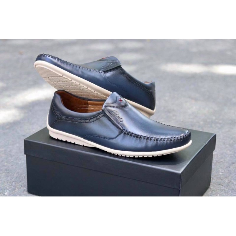 Giày Clarks chính hãng mà để in Thái lan