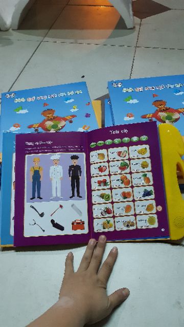 Sách song ngữ cho bé vừa học vừa chơi
