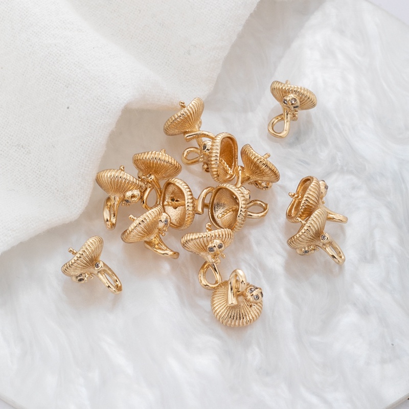 Mặt Dây Chuyền Bằng Đồng 14k Mạ Vàng Dát Đá Zircon Sang Trọng