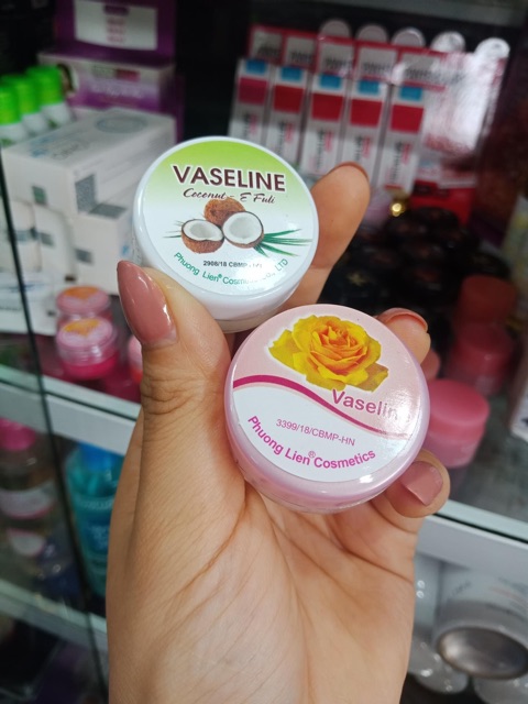 Kem Dưỡng Ẩm Vaseline Tinh Chất Dừa & Vitamin E 15g