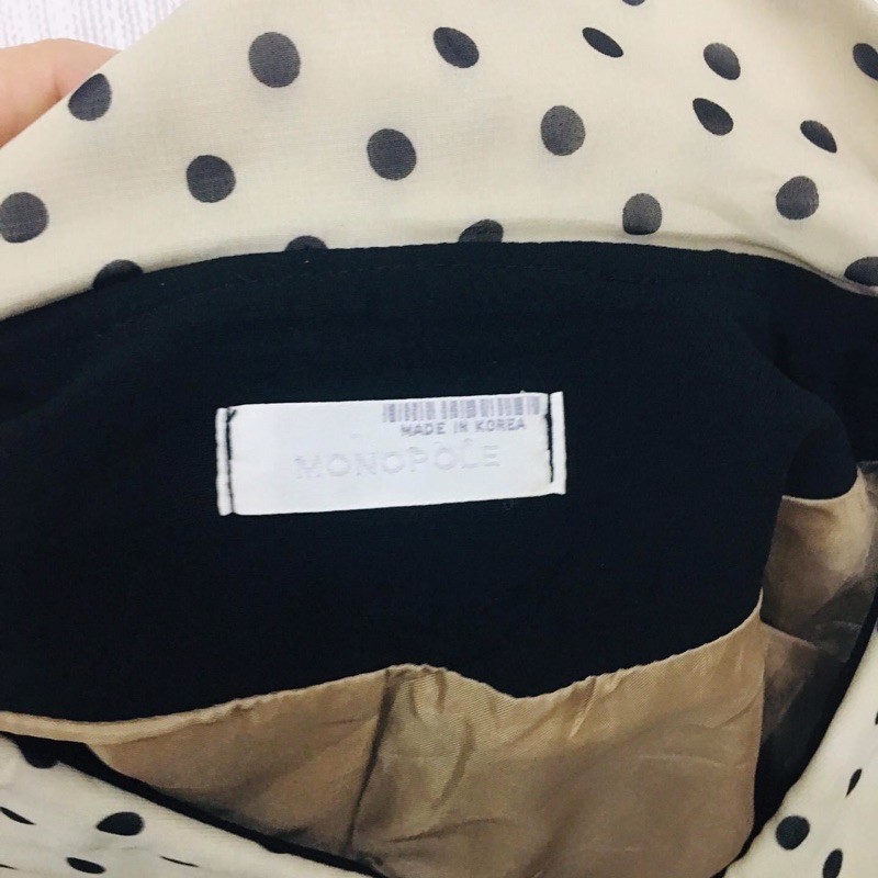 Áo babydoll Korea cổ peter pan, form áo giấu quần màu đen, cổ và tà chấm bi 2hand si tuyển