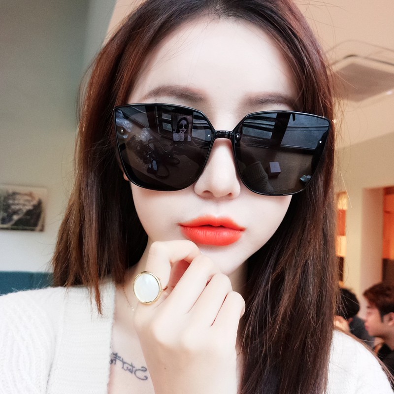 Kính râm bằng nhựa thời trang Hàn Quốc nhiều màu tùy chọn dành cho bạn nữ