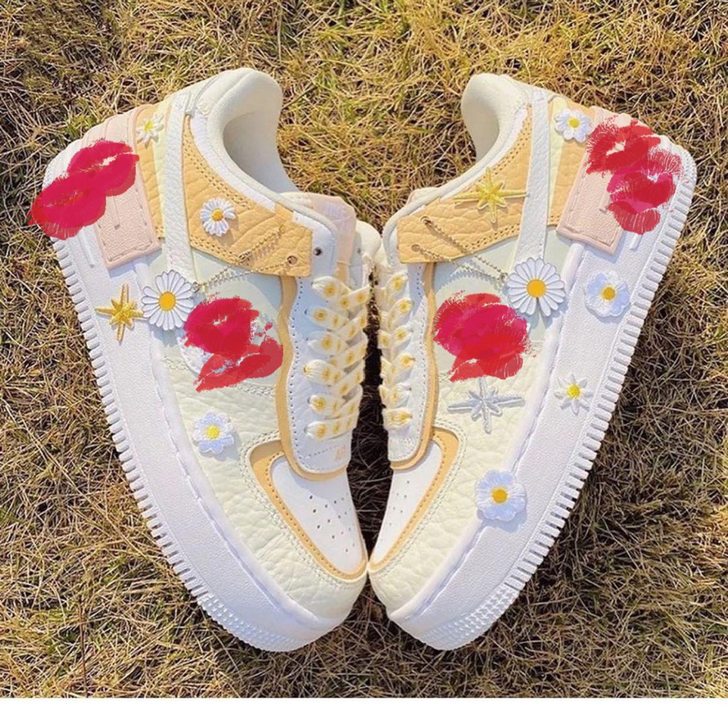 Giầy hoa cúc vàng số 1 Tặng tag hoa cúc sắt uzulang